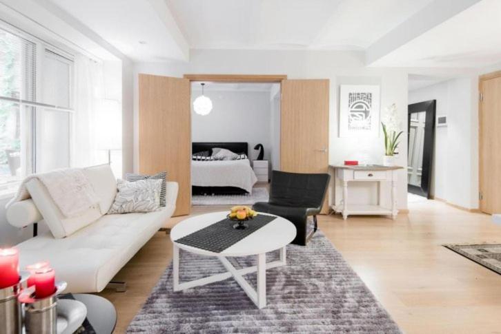 Cozy In A Residential Area Of Appartamento